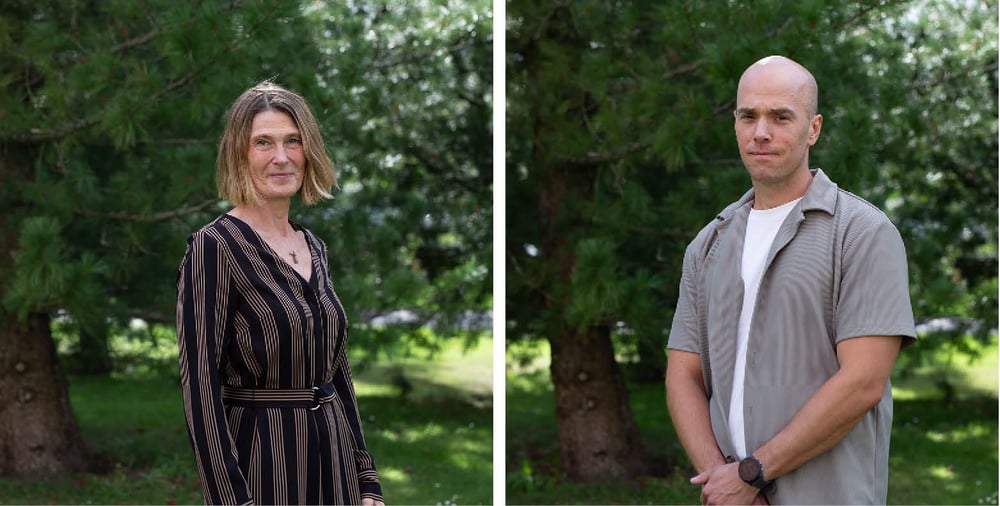 Kollage av två bilder. Till vänster står Bitti Alvin utomhus framför ett stort grönt träd och i soligt väder. Till höger står Oskar Andersson utomhus framför ett stort grönt träd och i soligt väder.