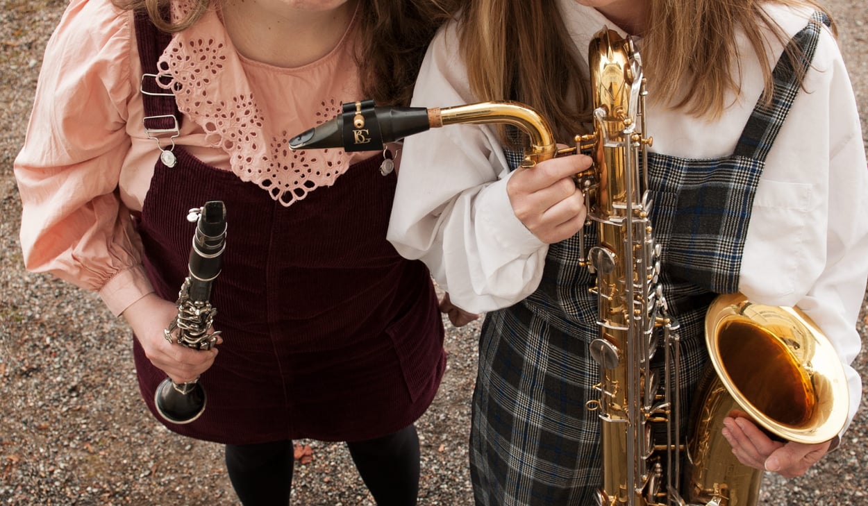 Pressbild Två otrevliga flickor