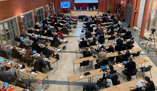 Foto taget på regionfullmäktige i Region Gävleborg, visar från mötessalen. 